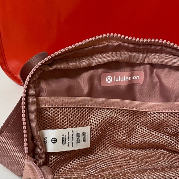 Lululemon Everywhere Belt Bag NWT Pink Pastel - Picture 10 of 13